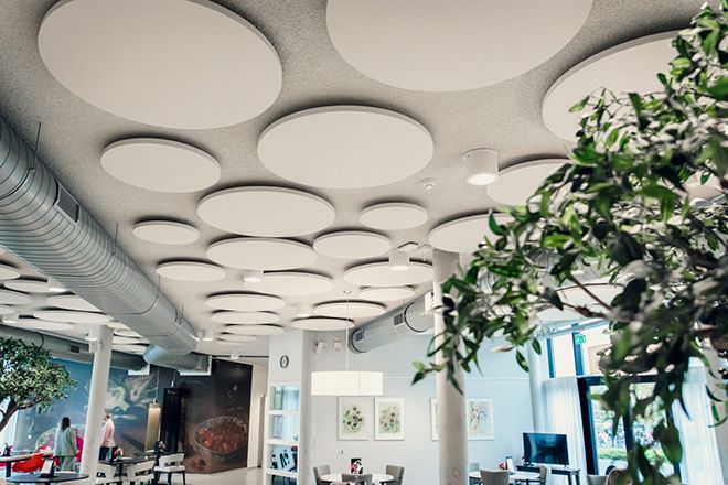 Allceiling akoestische elementen in cirkelvorm
