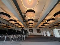 Conferentieruimte akoestische verbetert met Allceiling akoestische elementen
